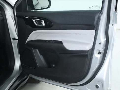 Used 2025 Jeep Compass Limited AWD/4WD image 33