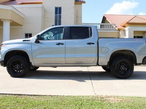 Used 2023 Chevrolet Silverado 1500 LT Trail Boss w/ Convenience Package II AWD/4WD image 11