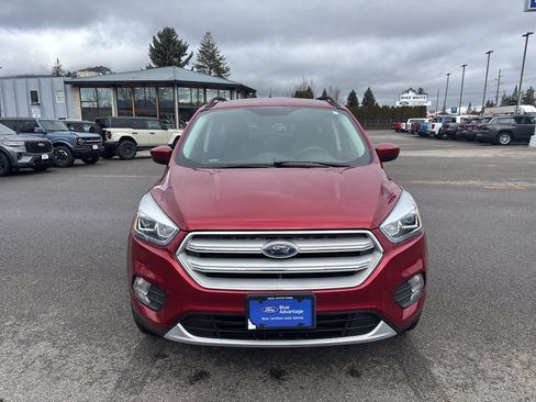 Used 2017 Ford Escape SE w/ Equipment Group 201A image 3