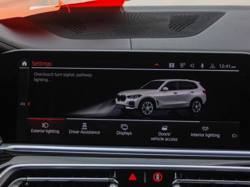 Used 2023 BMW X5 xDrive40i w/ Premium Package image 14