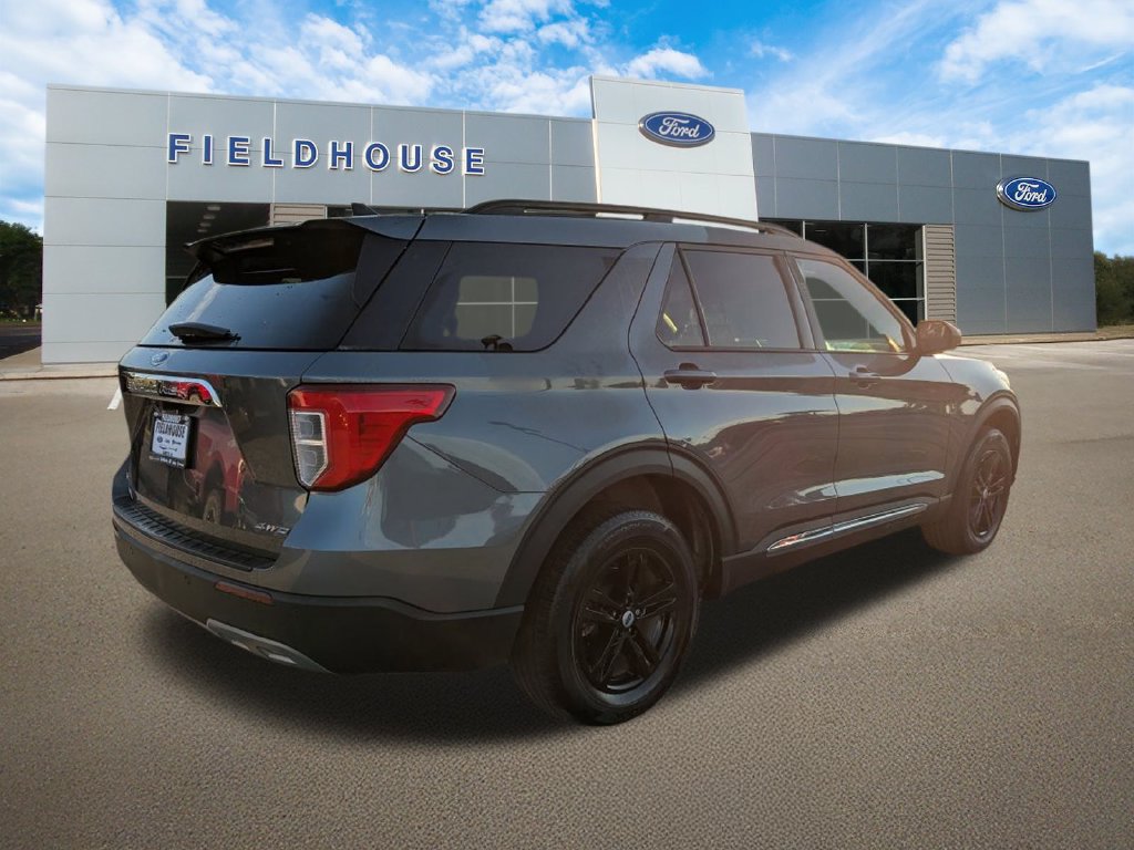 Used 2024 Ford Explorer XLT w/ Equipment Group 202A AWD/4WD image 10