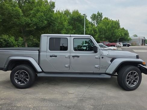Used 2020 Jeep Gladiator Overland w/ LED Lighting Group AWD/4WD image 24