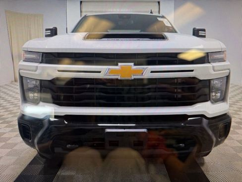 Used 2025 Chevrolet Silverado 2500 Custom w/ Z71 Off-Road Package image 14