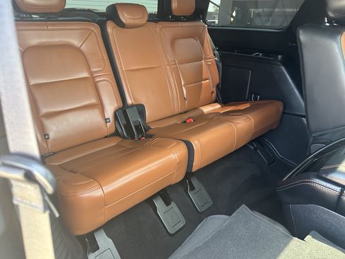 Used 2021 Lincoln Navigator Reserve w/ Luxury Package AWD/4WD image 7