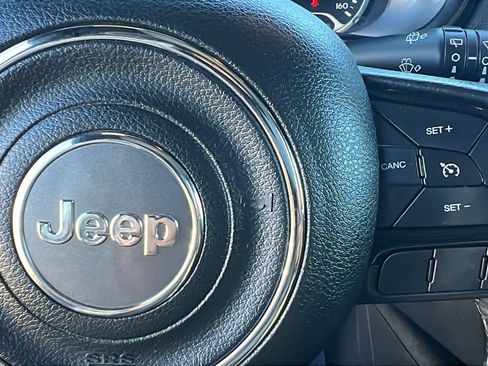 Certified 2022 Jeep Renegade Altitude w/ Sun/Sound Group image 20