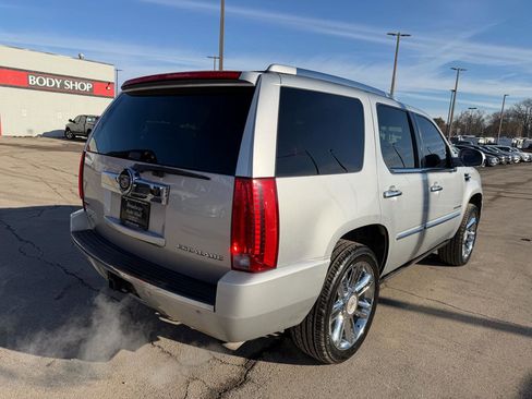 Used 2012 Cadillac Escalade Platinum image 3