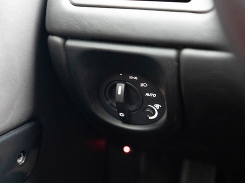 Used 2015 Aston Martin V12 Vantage S image 16