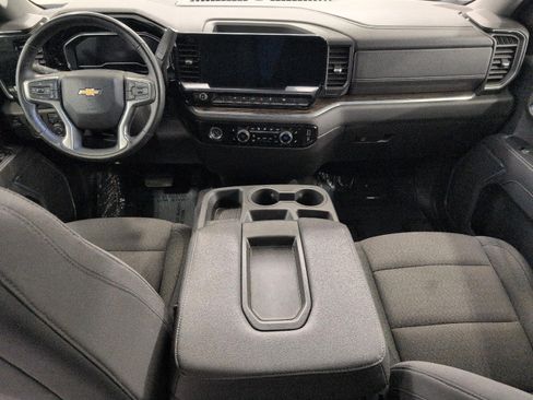 Used 2024 Chevrolet Silverado 1500 LT AWD/4WD image 7