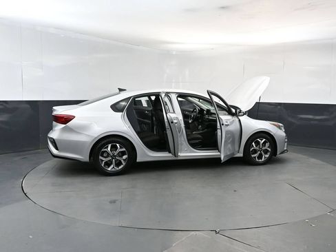 Used 2020 Kia Forte LXS FWD image 26