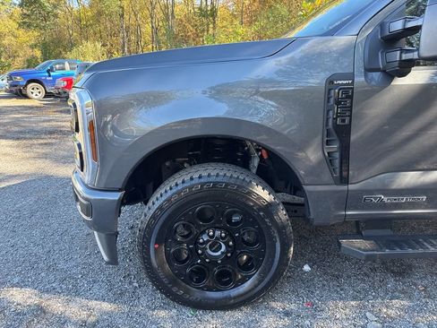 New 2026 Ford F350 Lariat w/ Black Appearance Package image 6