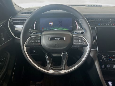 Used 2023 Jeep Grand Cherokee Trailhawk w/ Advanced Protech Group II image 18