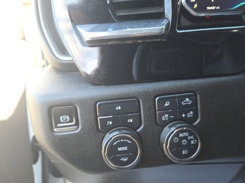 Used 2024 Chevrolet Silverado 2500 LT w/ Convenience Package image 12