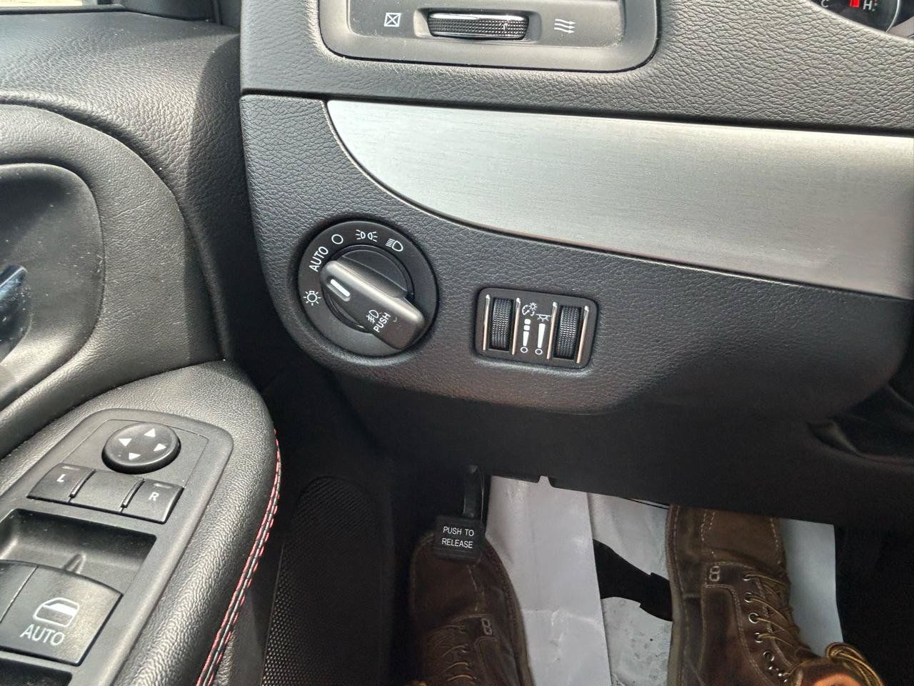 Used 2018 Dodge Grand Caravan GT FWD image 25