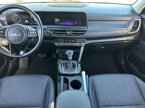 Used 2024 Kia Seltos EX FWD image 16