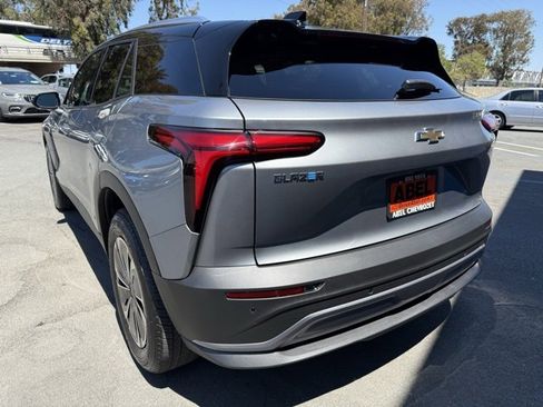 New 2025 Chevrolet Blazer EV LT image 6
