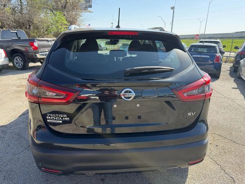 Used 2020 Nissan Rogue Sport SV FWD image 4