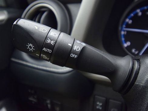 Used 2018 Toyota RAV4 Limited image 38