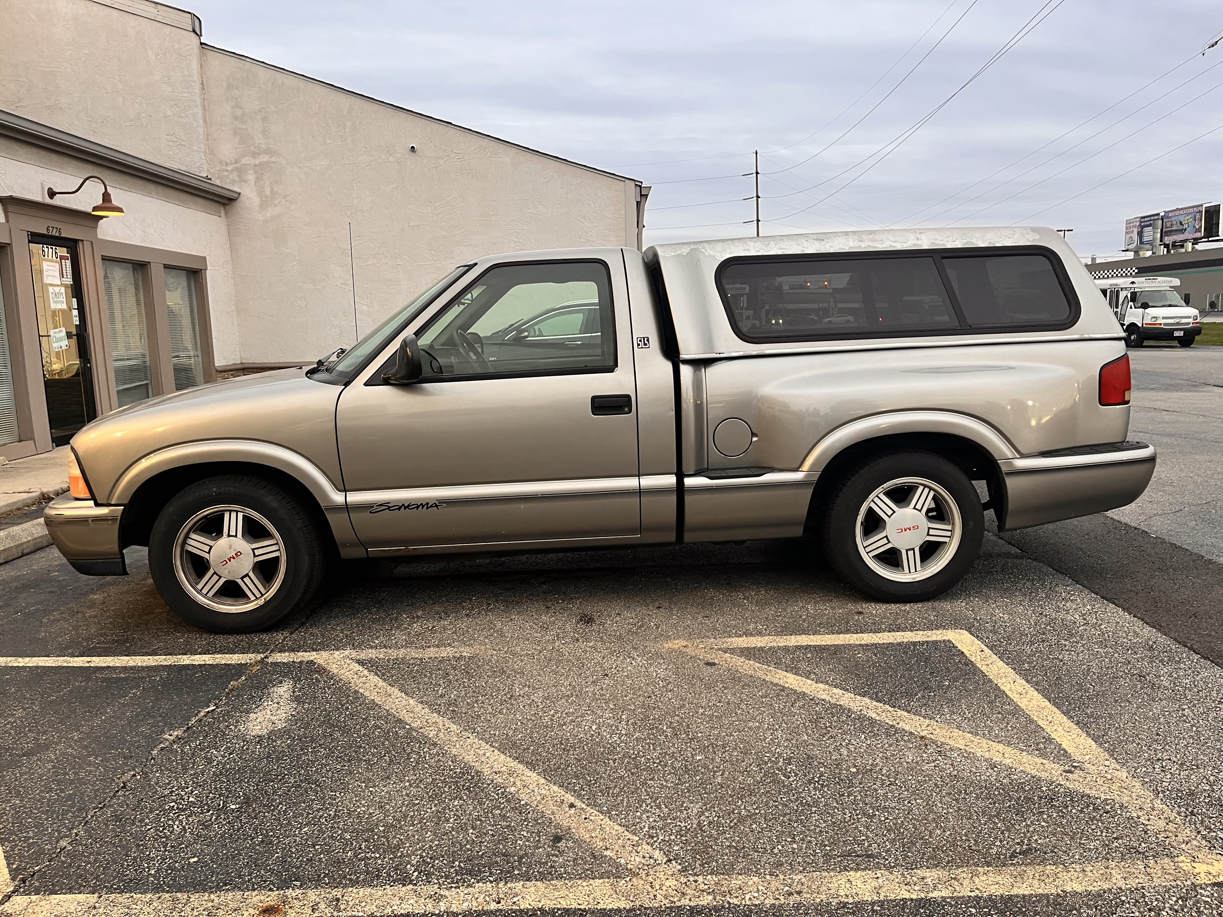 Used 1998 GMC Sonoma SLS w/ Sport Marketing Option Pkg RWD image 3