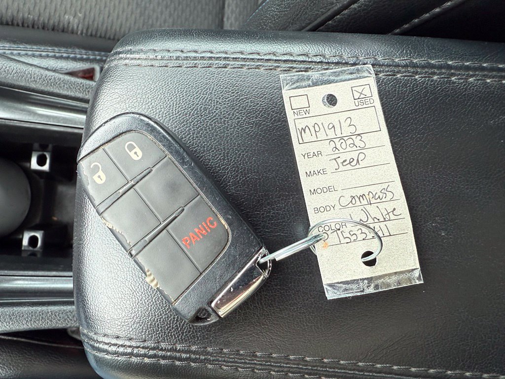 Used 2023 Jeep Compass Latitude AWD/4WD image 43