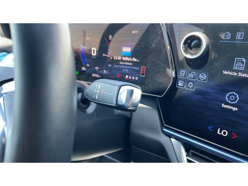 Used 2025 Chevrolet Equinox EV LT w/ Convenience Package AWD/4WD image 21