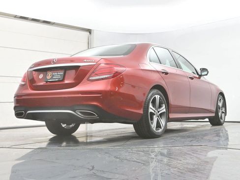 Used 2020 Mercedes-Benz E 350 4MATIC Sedan w/ Parking Assistance Package image 33