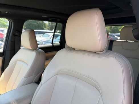 Used 2023 Jeep Grand Cherokee Limited AWD/4WD image 22