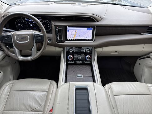 Used 2021 GMC Yukon XL Denali w/ Denali Premium Package image 30