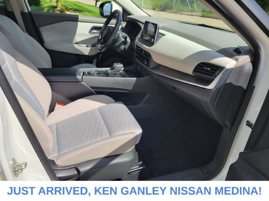 Certified 2023 Nissan Rogue SV AWD/4WD image 22