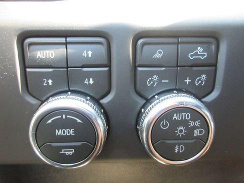 New 2026 GMC Sierra 2500 AT4 w/ AT4 Premium Plus Package AWD/4WD image 18