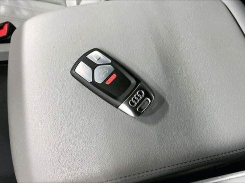 Used 2023 Audi Q5 2.0T Premium w/ Convenience Package image 13