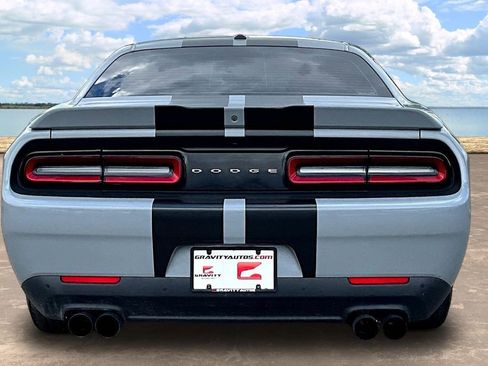 Used 2022 Dodge Challenger GT RWD image 5