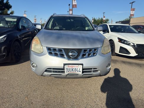 Used 2013 Nissan Rogue SV w/ Premium Pkg AWD/4WD image 2