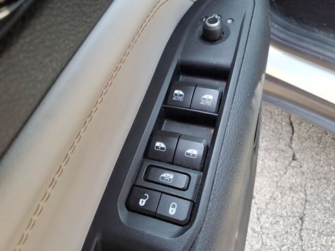 Used 2025 Jeep Compass Limited AWD/4WD image 17
