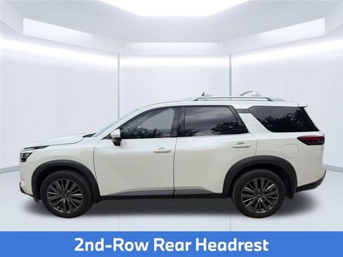 Used 2024 Nissan Pathfinder SL w/ SL Premium Package FWD image 11