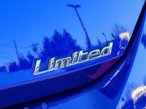 Used 2023 Hyundai Elantra Limited image 30