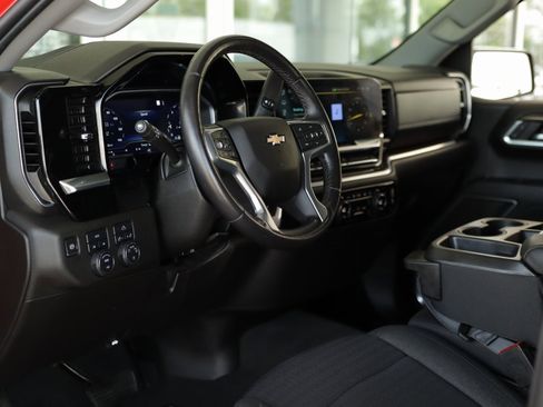 Used 2022 Chevrolet Silverado 1500 LT image 9