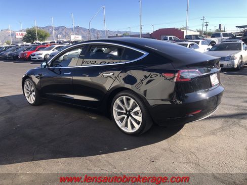 Used 2018 Tesla Model 3 Mid Range image 6