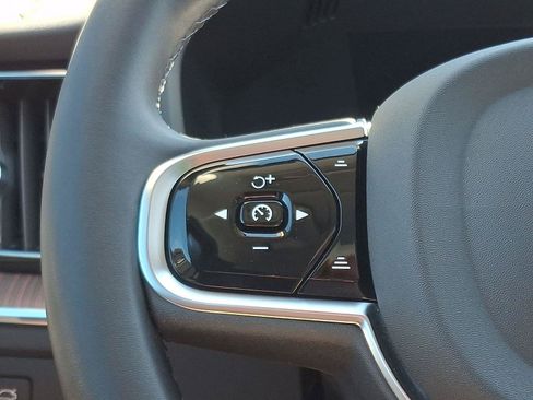 Certified 2024 Volvo XC60 B5 Plus w/ Climate Package AWD/4WD image 23