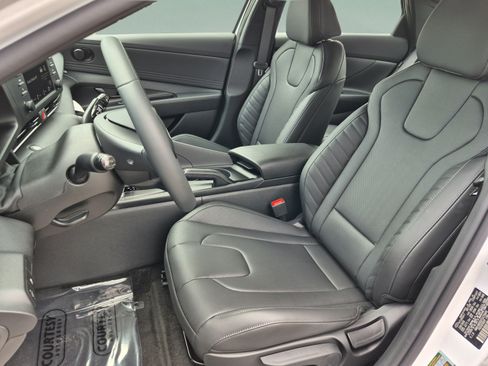 New 2026 Hyundai Elantra SEL Sport FWD image 16