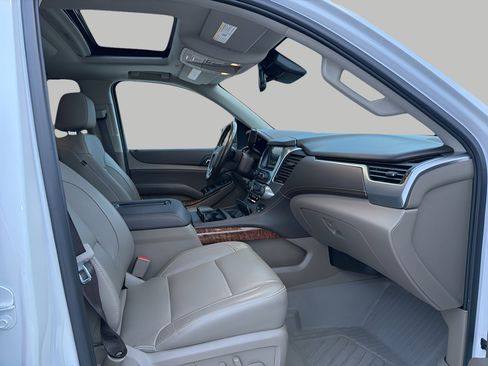 Used 2020 Chevrolet Suburban Premier w/ 6.2L Performance Package image 25