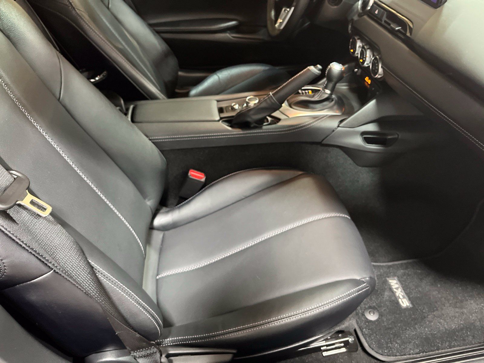 Certified 2025 MAZDA MX-5 Miata RF Grand Touring RWD image 14