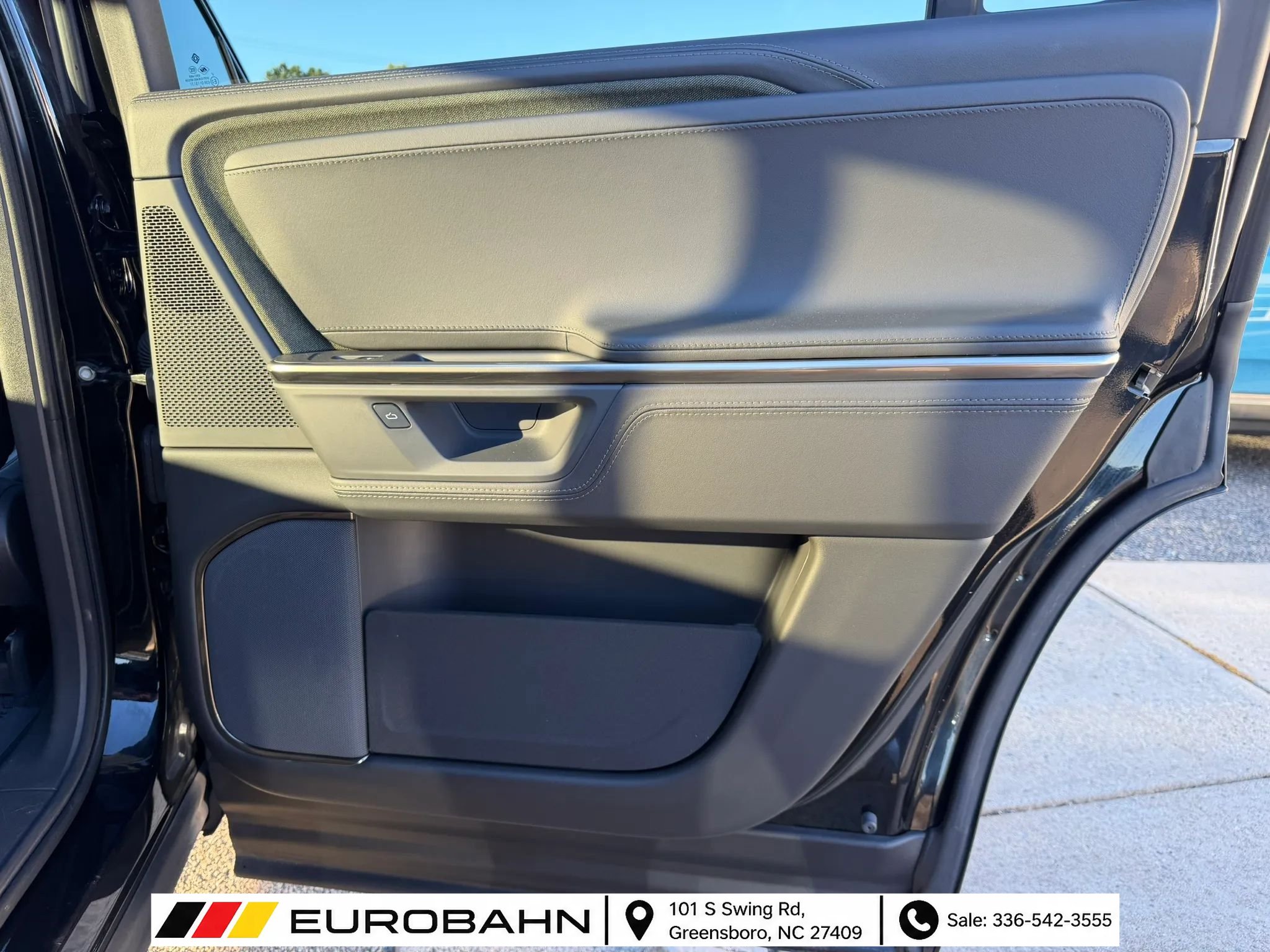 Used 2025 Rivian R1S Adventure Dual AWD/4WD image 15