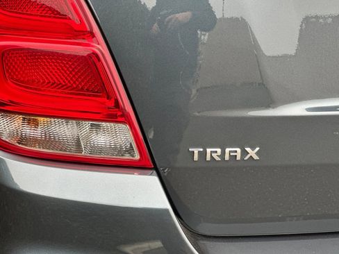 Used 2022 Chevrolet Trax LT w/ LT Convenience Package image 31