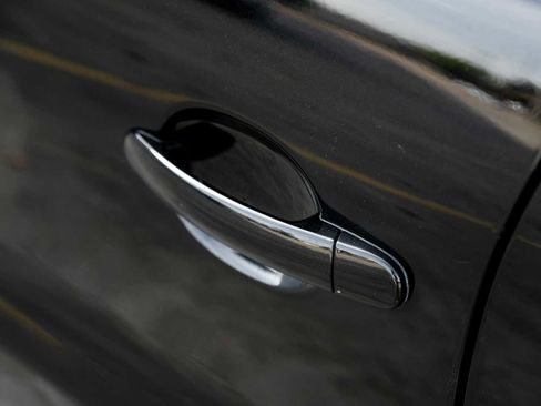 Used 2017 Volkswagen Tiguan S image 37