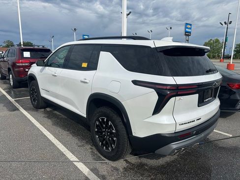 Used 2024 Chevrolet Traverse Z71 w/ Enhanced Driving Package AWD/4WD image 3