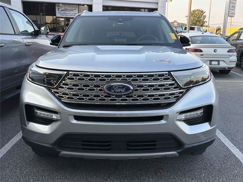 Used 2023 Ford Explorer Limited w/ Limited Technology Package RWD image 2