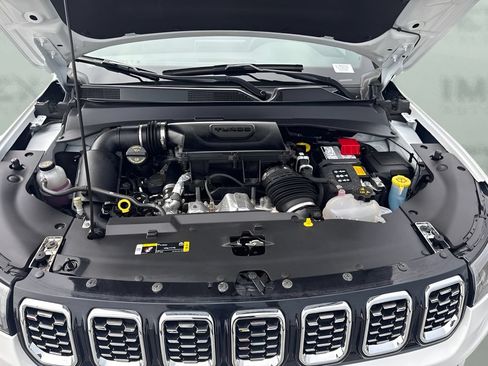 Used 2025 Jeep Compass Limited AWD/4WD image 19