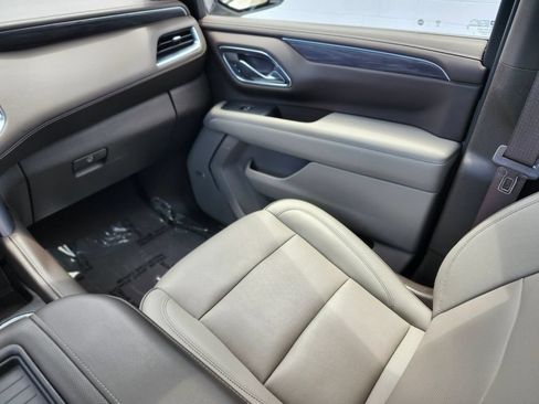 Used 2023 GMC Yukon SLT AWD/4WD image 13