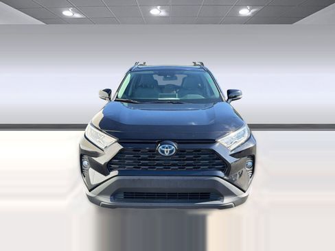 Used 2021 Toyota RAV4 XLE Premium image 6