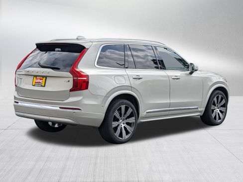 Used 2022 Volvo XC90 T6 Inscription w/ Advanced Package AWD/4WD image 7
